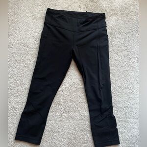 Lululemon black cropped leggings